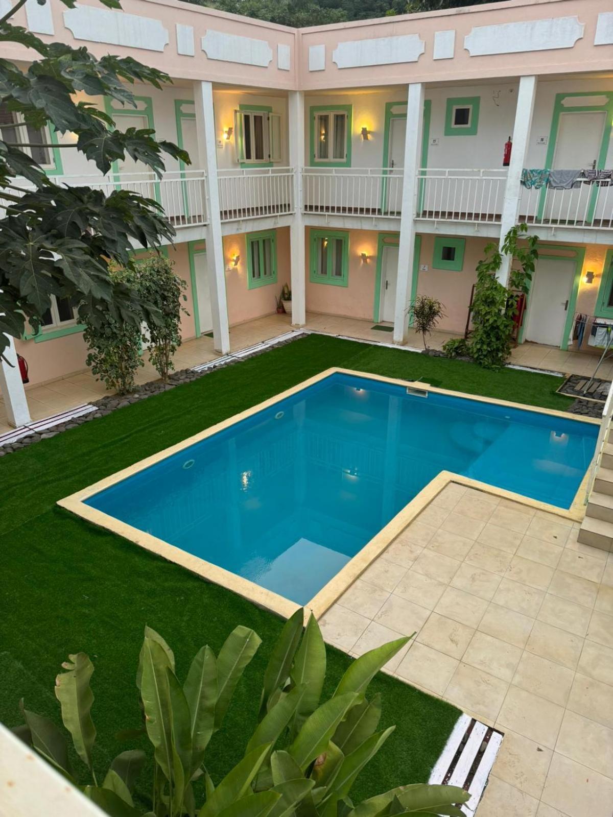 Hotel Kriola Сан-Томе Екстер'єр фото