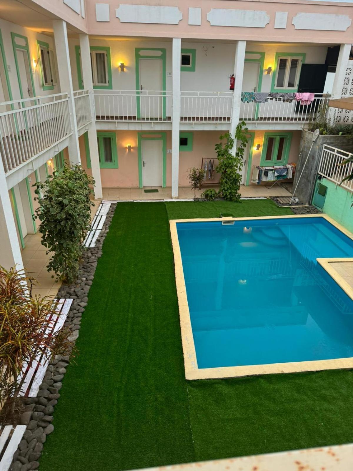Hotel Kriola Сан-Томе Екстер'єр фото